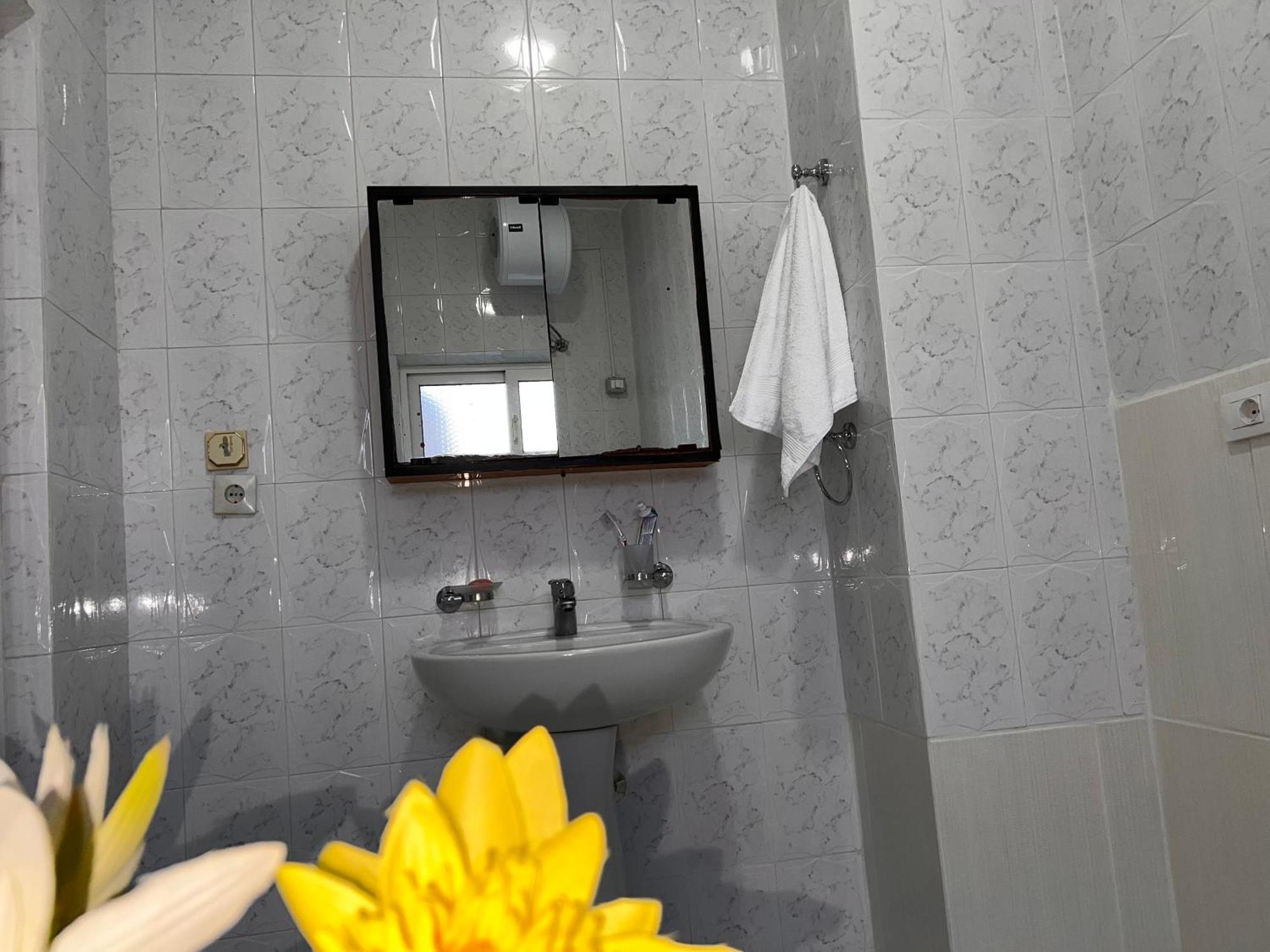 Berat Private Room In Haxhialiu Villa מראה חיצוני תמונה