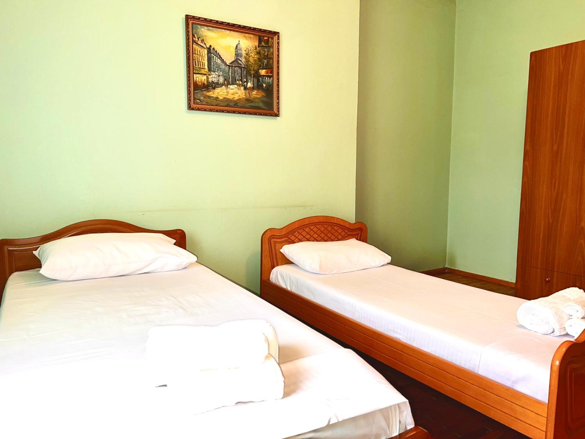 Berat Private Room In Haxhialiu Villa מראה חיצוני תמונה