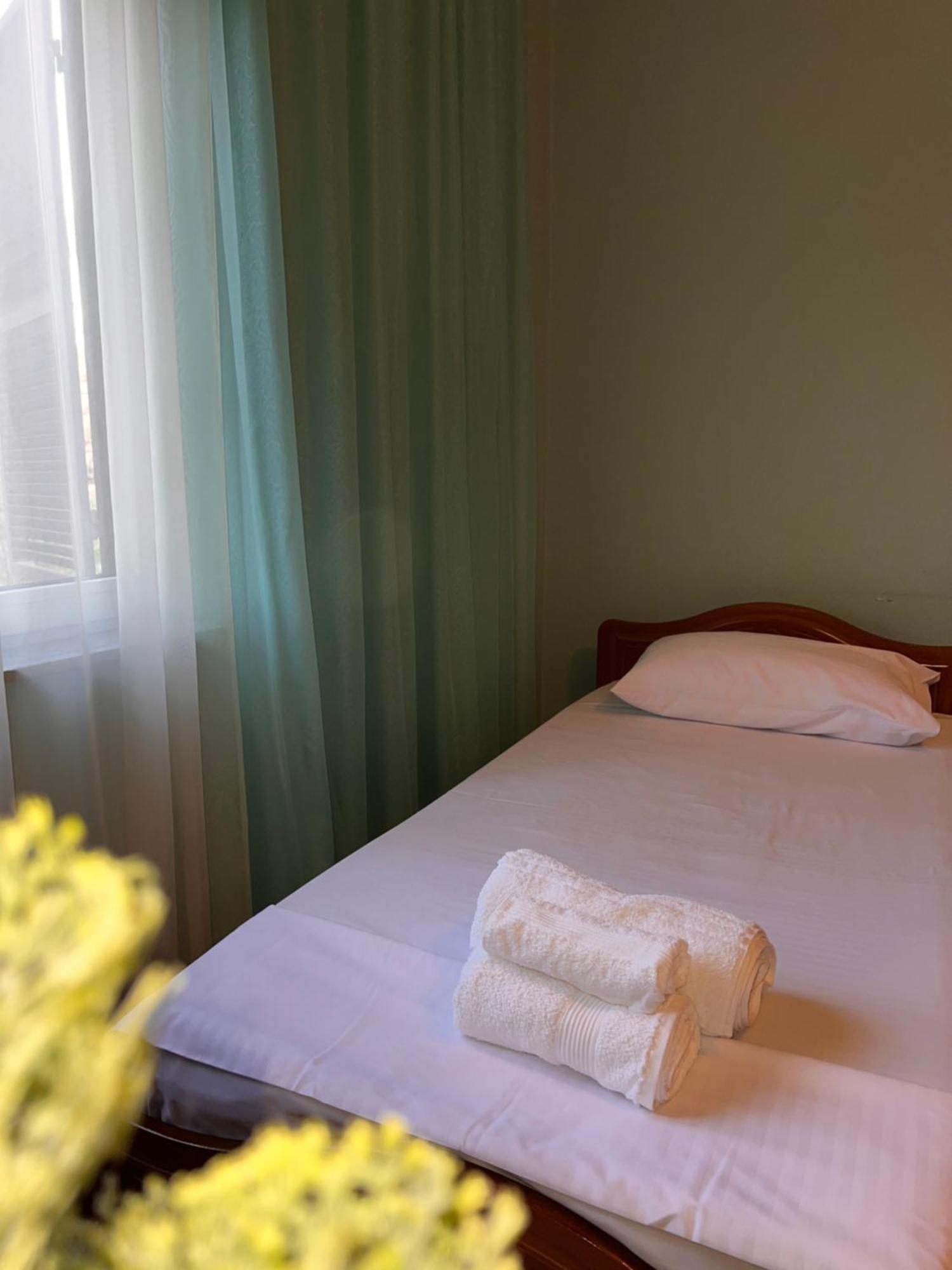 Berat Private Room In Haxhialiu Villa מראה חיצוני תמונה