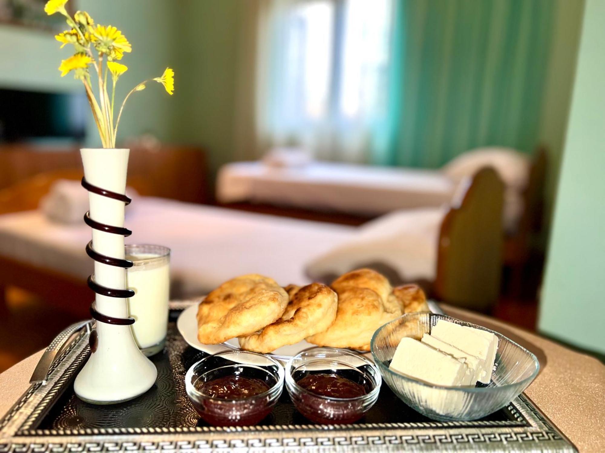 Berat Private Room In Haxhialiu Villa מראה חיצוני תמונה