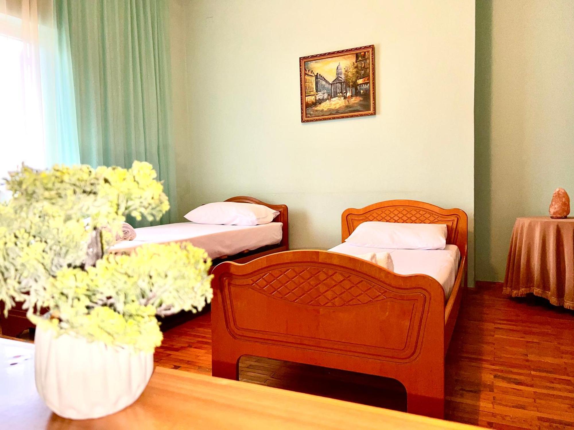 Berat Private Room In Haxhialiu Villa מראה חיצוני תמונה