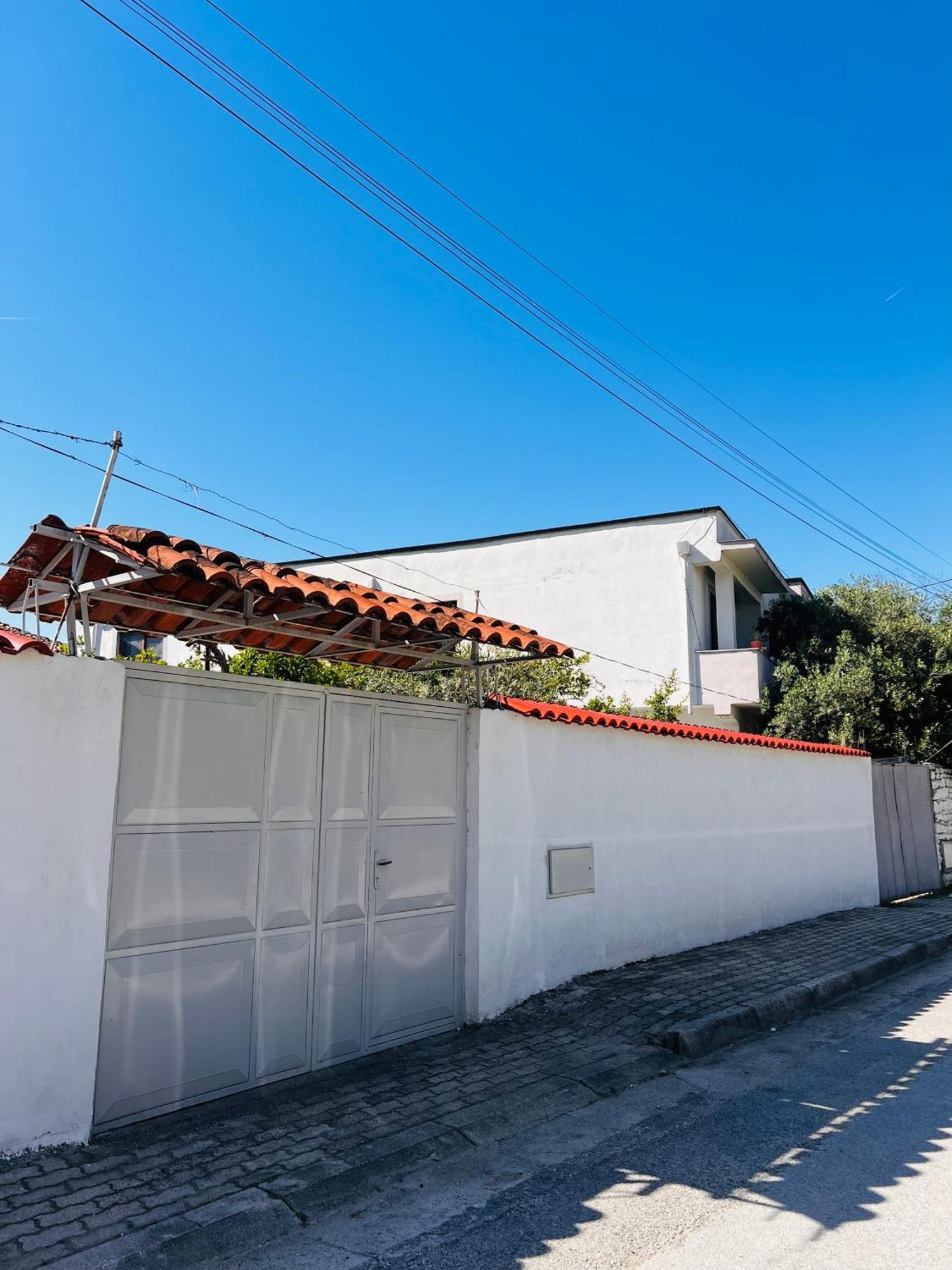Berat Private Room In Haxhialiu Villa מראה חיצוני תמונה